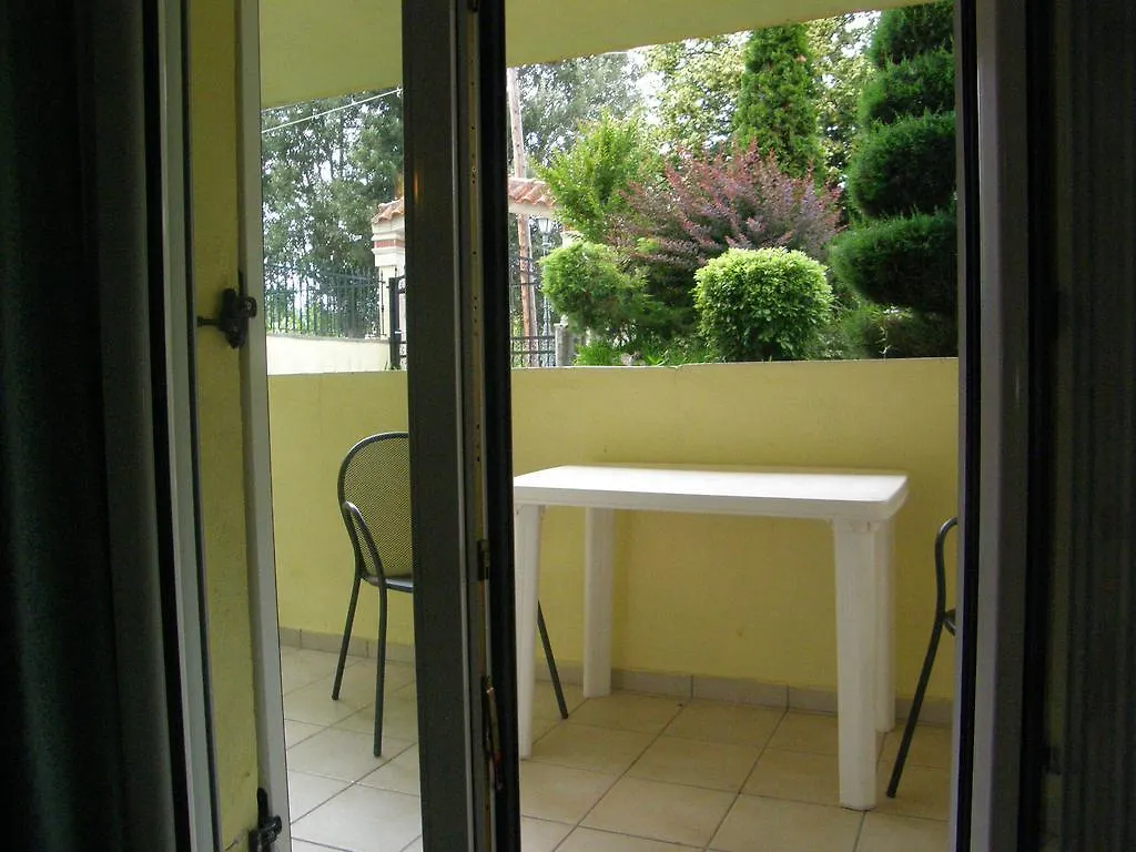Neilis Apartment Siviri